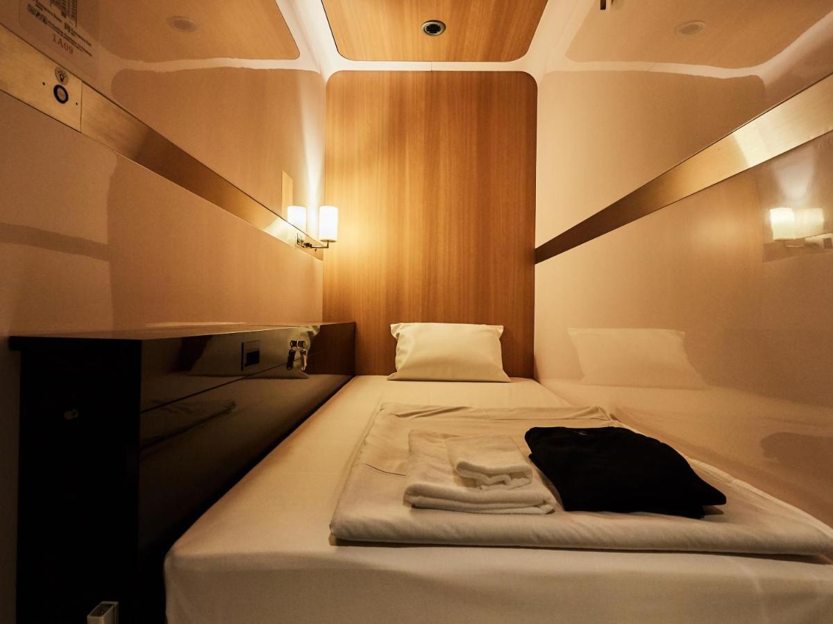 First Cabin Nishi Umeda Osaka Exterior foto